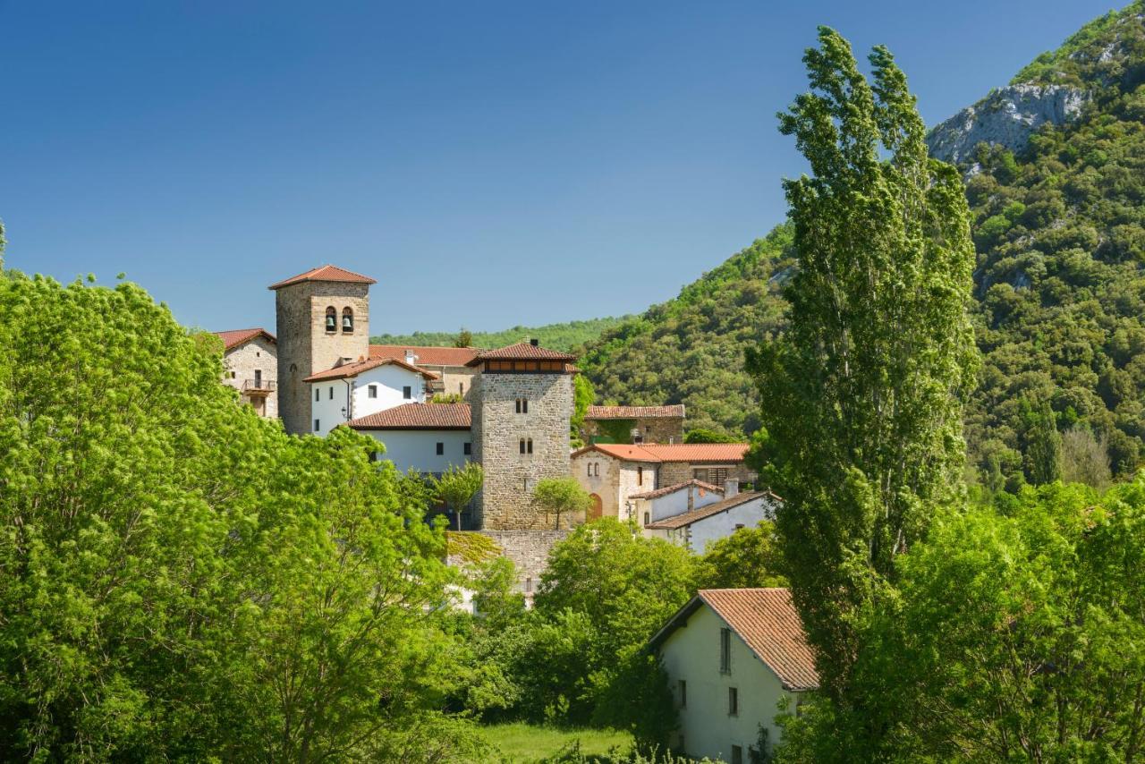 Hotel Rural Torre De Uriz Exteriör bild